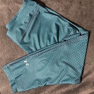Under Armour Blue and Black Patterned Leggings capris style